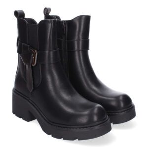 Botines con suela y tacón dentado.