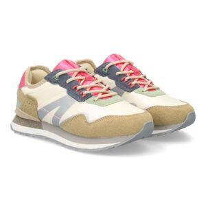 Zapatilla deportiva urbana y moderna