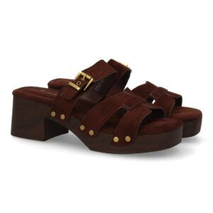 Sandalia para mujer con tachuelas