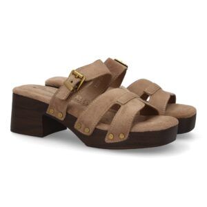 Sandalia para mujer con tachuelas