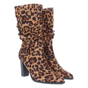Bota de tacón con caña arrugada