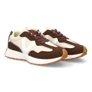 Zapatilla con diseño moderno para mujer