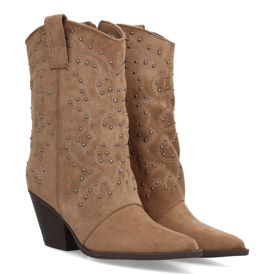Bota cowboy con tachuelas metálicas