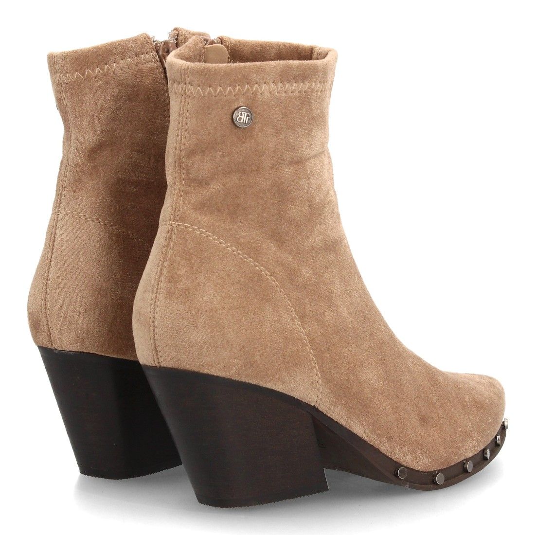 Botin de mujer con tacon y tachuelas. - Imagen 5