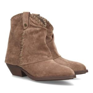 Botines cowboy con costuras decorativas