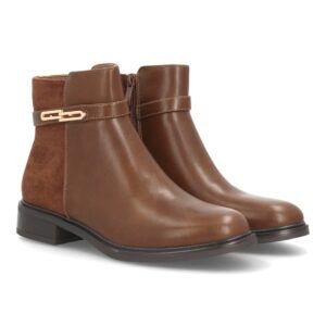 Botines elegantes con detalle metálico decorativo — YY-189 — Camel